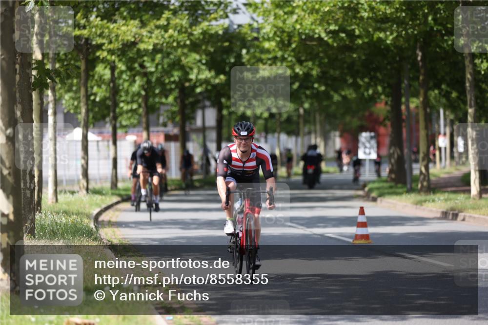 10.08.2025 - GEWOBA Citytriathlon Bremen Yannick Fuchs http://msf.ph/oto/8558355 10.08.2025 12:31:52 Radfahren 552, 615, 627, 654, 655, 657, 666, 667, 689, 770, 839, 857, 873, 876, 888, 897, 950 meine-sportfotos.de