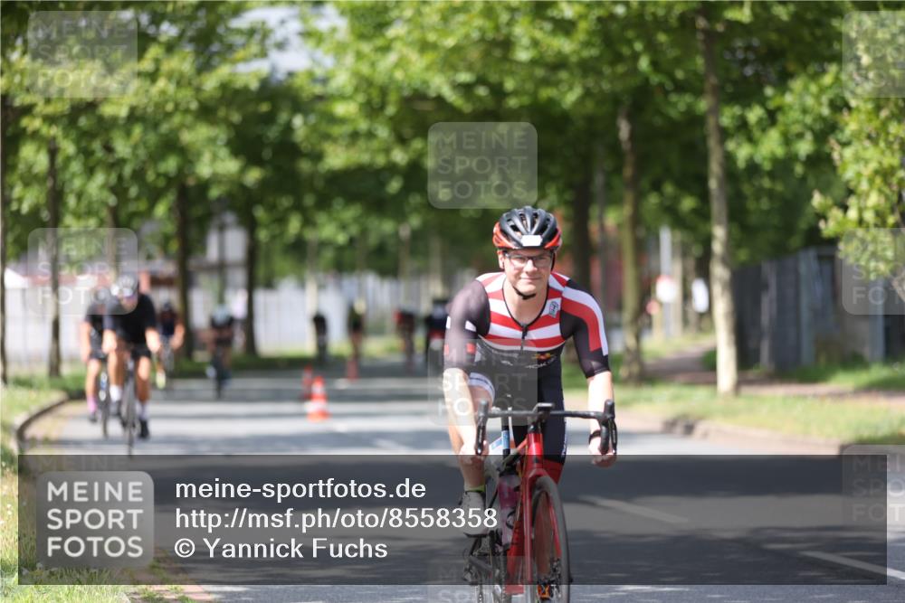 10.08.2025 - GEWOBA Citytriathlon Bremen Yannick Fuchs http://msf.ph/oto/8558358 10.08.2025 12:31:52 Radfahren 552, 615, 627, 654, 655, 657, 666, 667, 689, 770, 839, 857, 873, 876, 888, 897, 950 meine-sportfotos.de