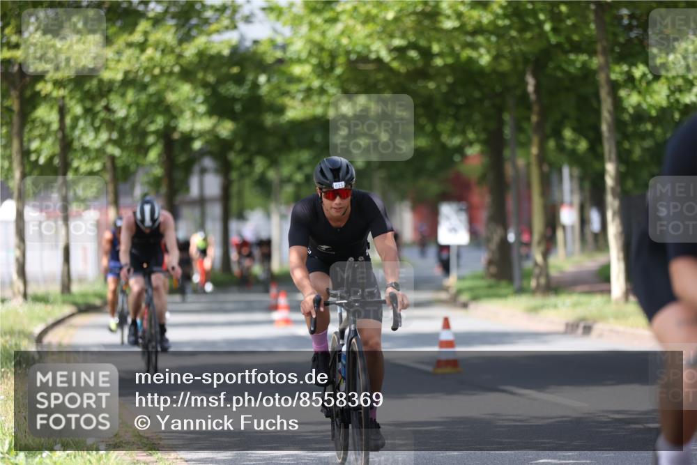 10.08.2025 - GEWOBA Citytriathlon Bremen Yannick Fuchs http://msf.ph/oto/8558369 10.08.2025 12:31:55 Radfahren 552, 615, 627, 657, 666, 667, 689, 770, 838, 839, 857, 873, 876, 888, 897 meine-sportfotos.de