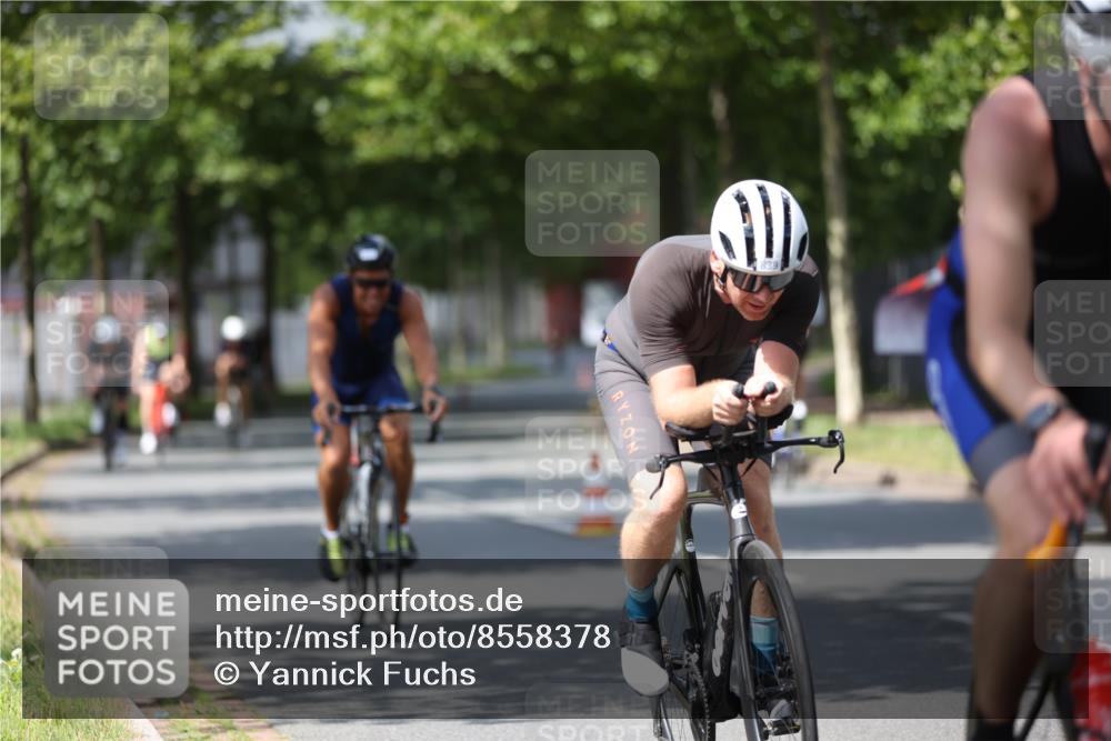 10.08.2025 - GEWOBA Citytriathlon Bremen Yannick Fuchs http://msf.ph/oto/8558378 10.08.2025 12:31:57 Radfahren 552, 615, 627, 657, 666, 667, 689, 770, 806, 838, 839, 857, 873, 876, 888, 897 meine-sportfotos.de