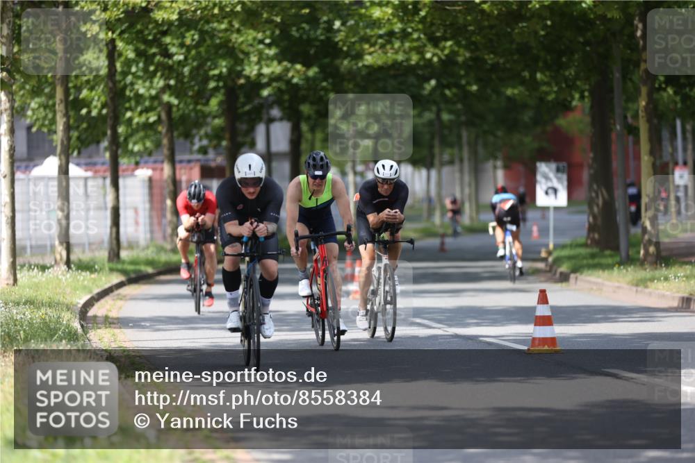 10.08.2025 - GEWOBA Citytriathlon Bremen Yannick Fuchs http://msf.ph/oto/8558384 10.08.2025 12:31:59 Radfahren 552, 615, 627, 657, 666, 667, 689, 770, 806, 838, 839, 857, 873, 876, 888, 897 meine-sportfotos.de