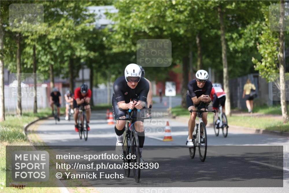 10.08.2025 - GEWOBA Citytriathlon Bremen Yannick Fuchs http://msf.ph/oto/8558390 10.08.2025 12:32:00 Radfahren 552, 615, 627, 657, 667, 689, 770, 806, 838, 839, 857, 873, 876, 888, 897 meine-sportfotos.de
