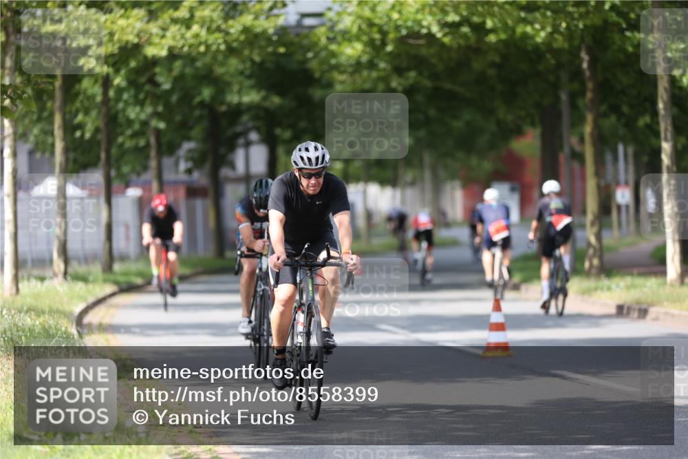 10.08.2025 - GEWOBA Citytriathlon Bremen Yannick Fuchs http://msf.ph/oto/8558399 10.08.2025 12:32:03 Radfahren 552, 615, 627, 657, 682, 689, 770, 806, 838, 839, 857, 873, 876, 888, 897 meine-sportfotos.de