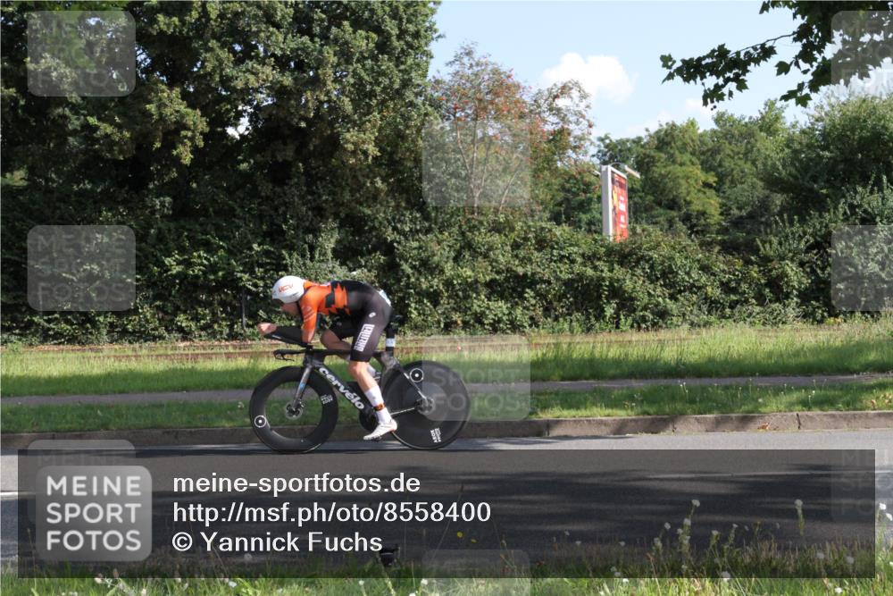 10.08.2025 - GEWOBA Citytriathlon Bremen Yannick Fuchs http://msf.ph/oto/8558400 10.08.2025 10:30:29 Radfahren 377, 441, 471 meine-sportfotos.de