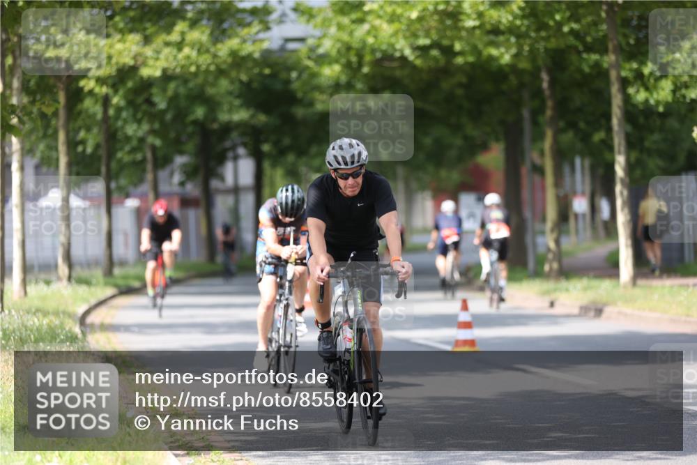 10.08.2025 - GEWOBA Citytriathlon Bremen Yannick Fuchs http://msf.ph/oto/8558402 10.08.2025 12:32:04 Radfahren 552, 615, 627, 657, 682, 689, 770, 806, 838, 839, 857, 873, 876, 888, 897 meine-sportfotos.de