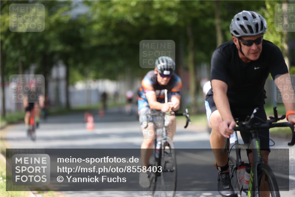 10.08.2025 - GEWOBA Citytriathlon Bremen Yannick Fuchs http://msf.ph/oto/8558403 10.08.2025 12:32:04 Radfahren 552, 615, 627, 657, 682, 689, 770, 806, 838, 839, 857, 873, 876, 888, 897 meine-sportfotos.de