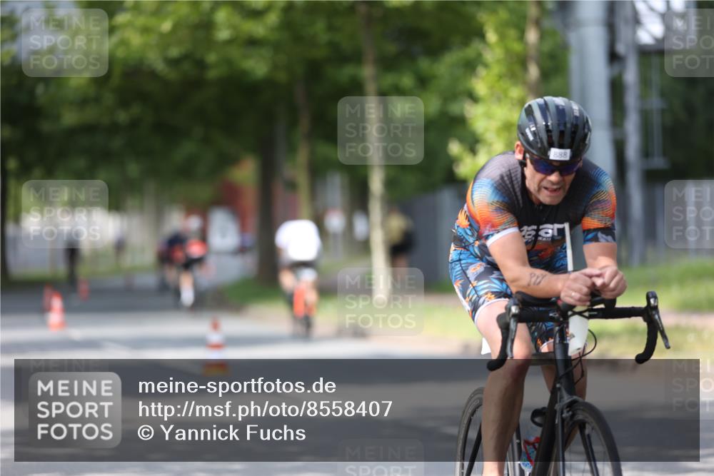 10.08.2025 - GEWOBA Citytriathlon Bremen Yannick Fuchs http://msf.ph/oto/8558407 10.08.2025 12:32:05 Radfahren 552, 615, 627, 657, 682, 689, 770, 806, 838, 839, 857, 873, 876, 888, 897 meine-sportfotos.de
