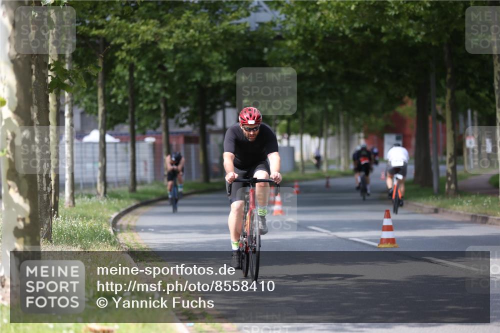 10.08.2025 - GEWOBA Citytriathlon Bremen Yannick Fuchs http://msf.ph/oto/8558410 10.08.2025 12:32:06 Radfahren 551, 615, 627, 657, 682, 689, 770, 806, 838, 839, 857, 873, 876, 888, 897 meine-sportfotos.de