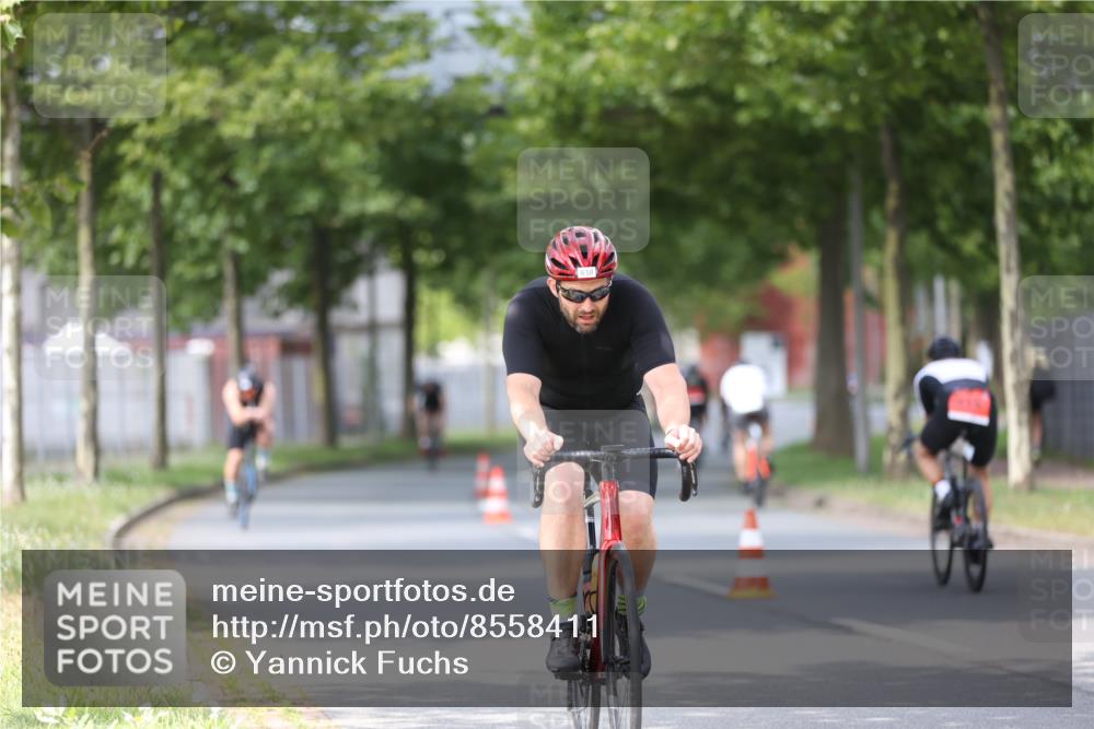 10.08.2025 - GEWOBA Citytriathlon Bremen Yannick Fuchs http://msf.ph/oto/8558411 10.08.2025 12:32:06 Radfahren 551, 615, 627, 657, 682, 689, 770, 806, 838, 839, 857, 873, 876, 888, 897 meine-sportfotos.de