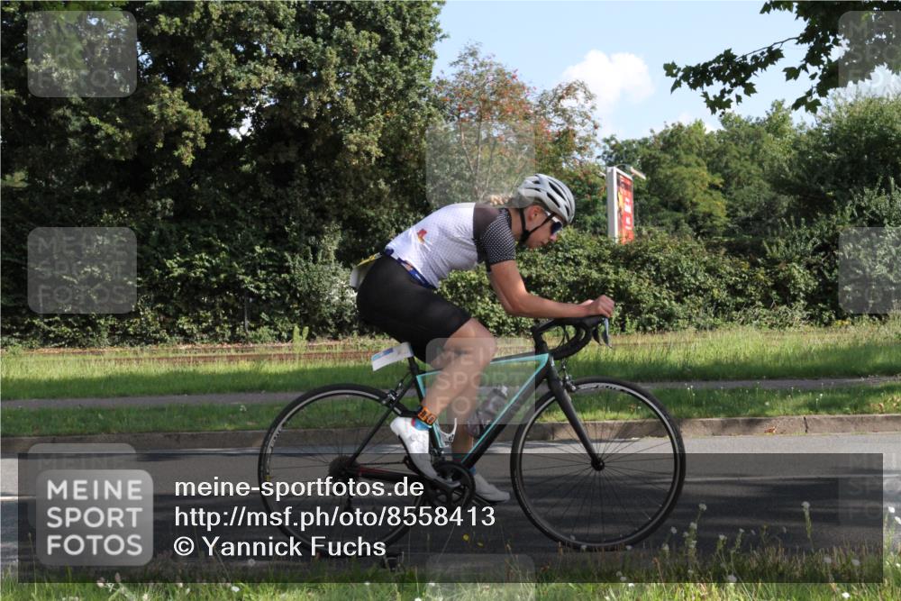 10.08.2025 - GEWOBA Citytriathlon Bremen Yannick Fuchs http://msf.ph/oto/8558413 10.08.2025 10:30:38 Radfahren 353, 377, 441, 471 meine-sportfotos.de