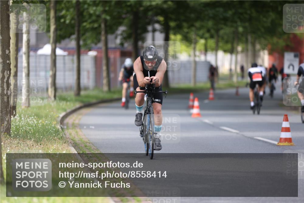10.08.2025 - GEWOBA Citytriathlon Bremen Yannick Fuchs http://msf.ph/oto/8558414 10.08.2025 12:32:09 Radfahren 551, 615, 657, 682, 689, 735, 770, 806, 838, 839, 857, 873, 876, 888, 897 meine-sportfotos.de