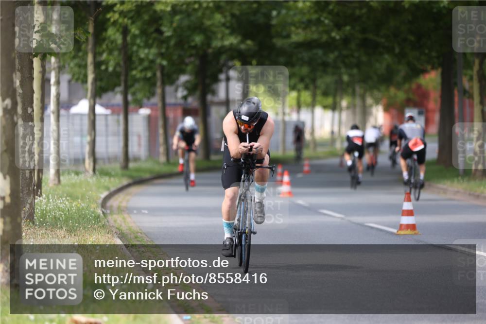 10.08.2025 - GEWOBA Citytriathlon Bremen Yannick Fuchs http://msf.ph/oto/8558416 10.08.2025 12:32:09 Radfahren 551, 615, 657, 682, 689, 735, 770, 806, 838, 839, 857, 873, 876, 888, 897 meine-sportfotos.de