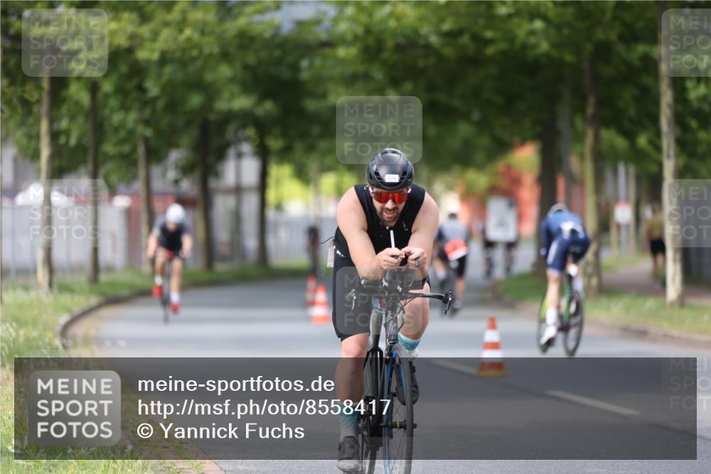 10.08.2025 - GEWOBA Citytriathlon Bremen Yannick Fuchs http://msf.ph/oto/8558417 10.08.2025 12:32:09 Radfahren 551, 615, 657, 682, 689, 735, 770, 806, 838, 839, 857, 873, 876, 888, 897 meine-sportfotos.de