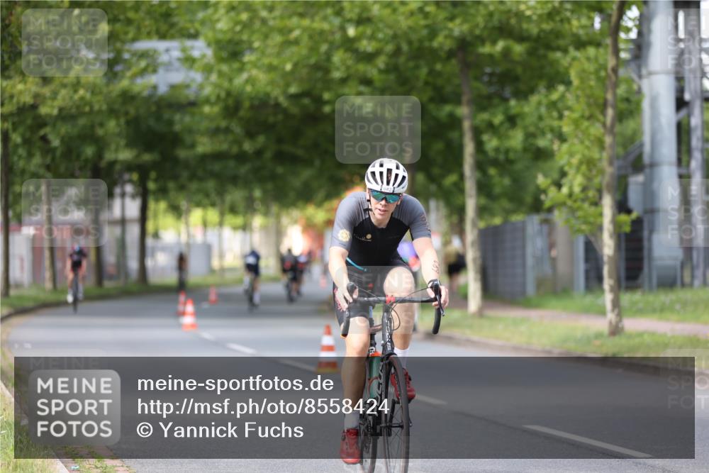 10.08.2025 - GEWOBA Citytriathlon Bremen Yannick Fuchs http://msf.ph/oto/8558424 10.08.2025 12:32:13 Radfahren 551, 682, 689, 735, 770, 806, 838, 857, 876, 888, 897 meine-sportfotos.de