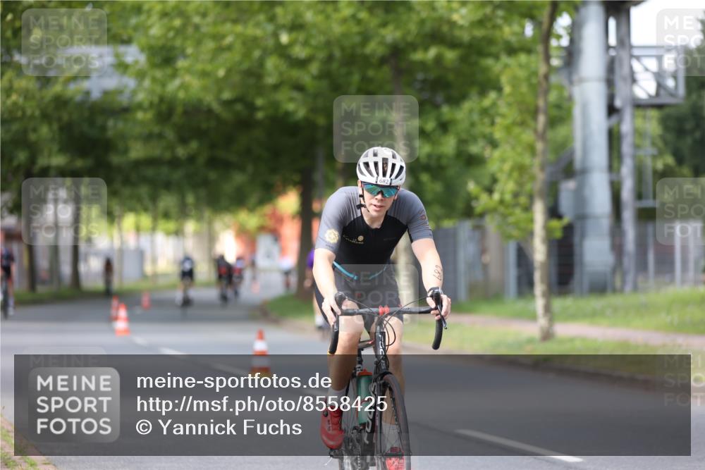 10.08.2025 - GEWOBA Citytriathlon Bremen Yannick Fuchs http://msf.ph/oto/8558425 10.08.2025 12:32:13 Radfahren 551, 682, 689, 735, 770, 806, 838, 857, 876, 888, 897 meine-sportfotos.de