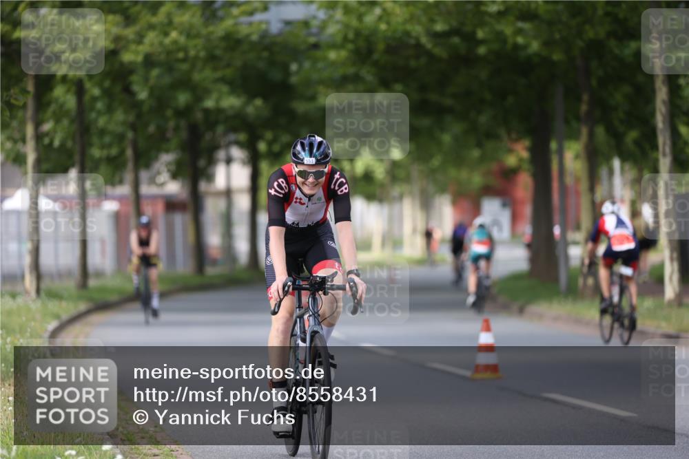10.08.2025 - GEWOBA Citytriathlon Bremen Yannick Fuchs http://msf.ph/oto/8558431 10.08.2025 12:32:17 Radfahren 551, 641, 648, 682, 735, 776, 806, 838, 840, 888 meine-sportfotos.de