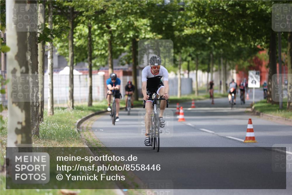 10.08.2025 - GEWOBA Citytriathlon Bremen Yannick Fuchs http://msf.ph/oto/8558446 10.08.2025 12:32:23 Radfahren 551, 641, 643, 648, 682, 735, 776, 840, 959 meine-sportfotos.de