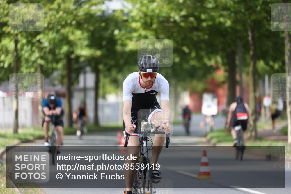 10.08.2025 - GEWOBA Citytriathlon Bremen Yannick Fuchs http://msf.ph/oto/8558449 10.08.2025 12:32:24 Radfahren 551, 641, 643, 648, 682, 735, 776, 840, 959 meine-sportfotos.de