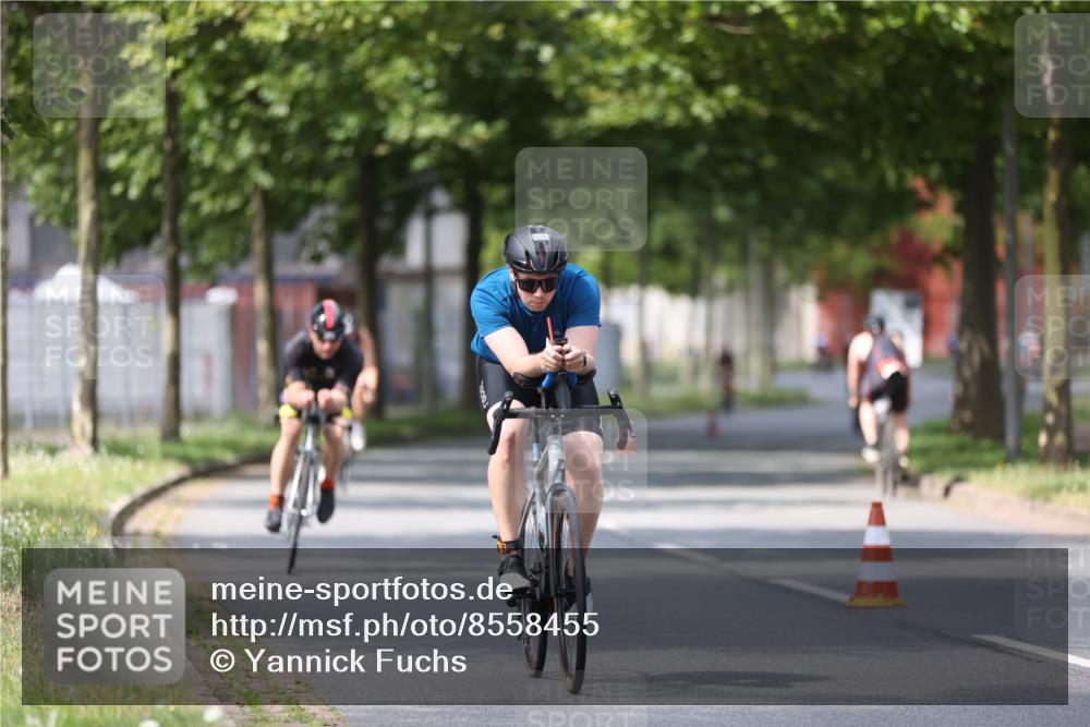10.08.2025 - GEWOBA Citytriathlon Bremen Yannick Fuchs http://msf.ph/oto/8558455 10.08.2025 12:32:25 Radfahren 551, 641, 643, 648, 682, 735, 776, 840, 959 meine-sportfotos.de