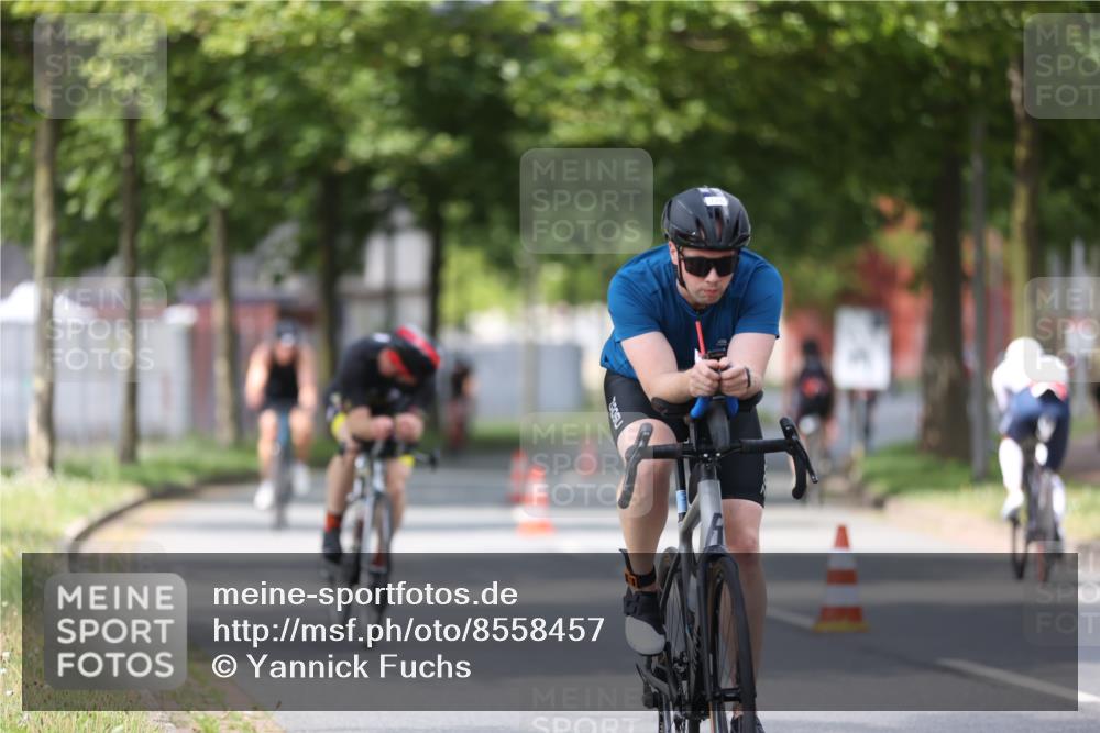 10.08.2025 - GEWOBA Citytriathlon Bremen Yannick Fuchs http://msf.ph/oto/8558457 10.08.2025 12:32:26 Radfahren 551, 641, 643, 648, 682, 735, 776, 840, 959 meine-sportfotos.de