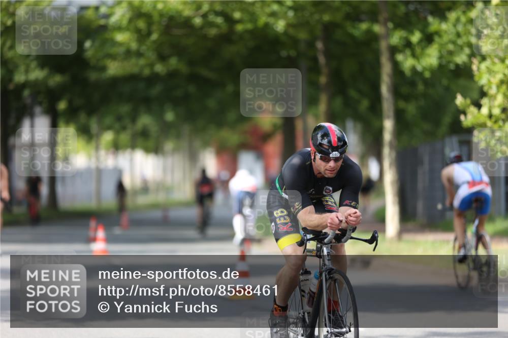 10.08.2025 - GEWOBA Citytriathlon Bremen Yannick Fuchs http://msf.ph/oto/8558461 10.08.2025 12:32:27 Radfahren 551, 641, 643, 648, 735, 776, 840, 959, 1017 meine-sportfotos.de