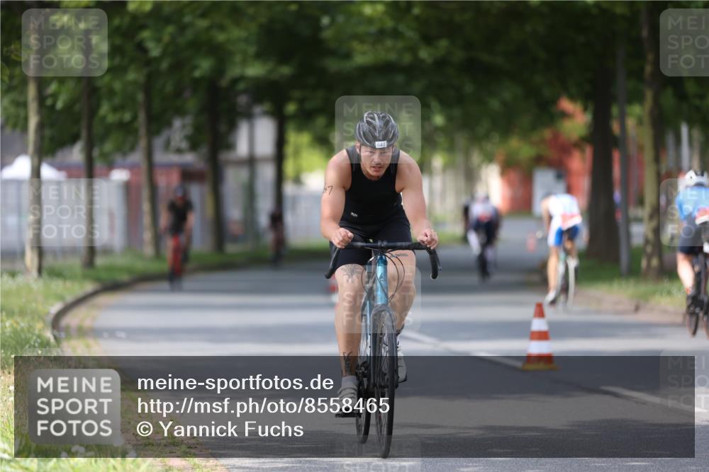 10.08.2025 - GEWOBA Citytriathlon Bremen Yannick Fuchs http://msf.ph/oto/8558465 10.08.2025 12:32:28 Radfahren 551, 641, 643, 648, 735, 776, 840, 959, 1017 meine-sportfotos.de