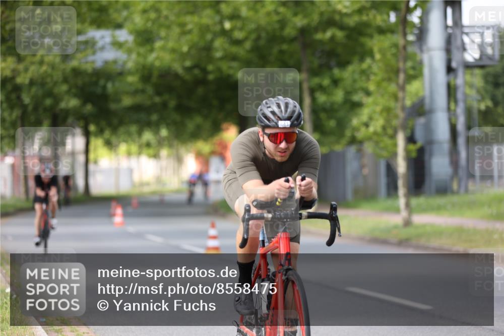 10.08.2025 - GEWOBA Citytriathlon Bremen Yannick Fuchs http://msf.ph/oto/8558475 10.08.2025 12:32:34 Radfahren 641, 643, 648, 735, 776, 840, 959, 1017 meine-sportfotos.de