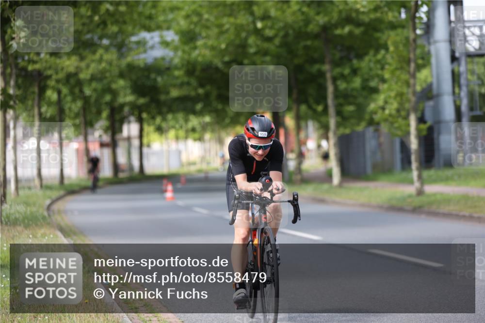 10.08.2025 - GEWOBA Citytriathlon Bremen Yannick Fuchs http://msf.ph/oto/8558479 10.08.2025 12:32:35 Radfahren 566, 641, 643, 648, 776, 840, 852, 959, 1017 meine-sportfotos.de