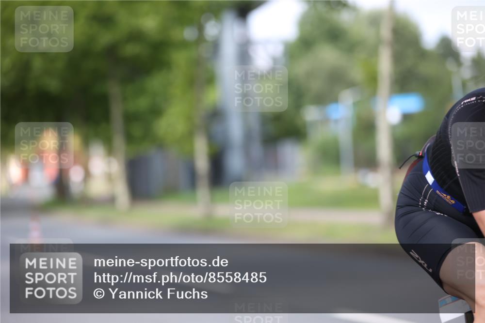10.08.2025 - GEWOBA Citytriathlon Bremen Yannick Fuchs http://msf.ph/oto/8558485 10.08.2025 12:32:36 Radfahren 566, 641, 643, 648, 776, 840, 852, 959, 1017 meine-sportfotos.de