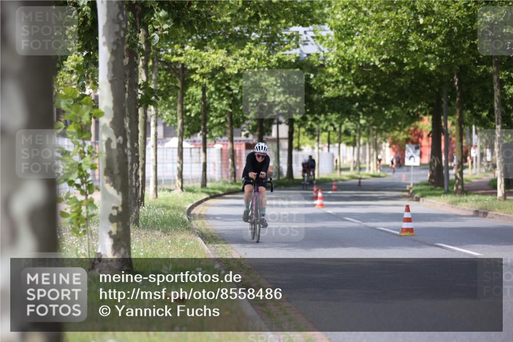 10.08.2025 - GEWOBA Citytriathlon Bremen Yannick Fuchs http://msf.ph/oto/8558486 10.08.2025 12:32:39 Radfahren 566, 641, 643, 648, 776, 840, 852, 959, 1017 meine-sportfotos.de