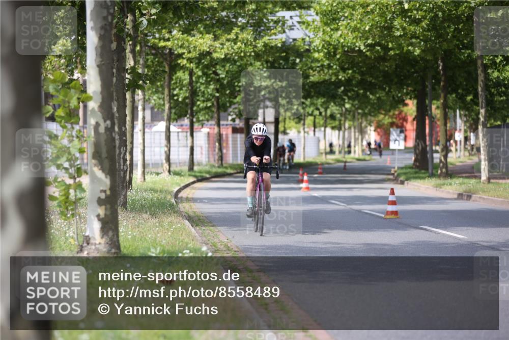 10.08.2025 - GEWOBA Citytriathlon Bremen Yannick Fuchs http://msf.ph/oto/8558489 10.08.2025 12:32:39 Radfahren 566, 641, 643, 648, 776, 840, 852, 959, 1017 meine-sportfotos.de