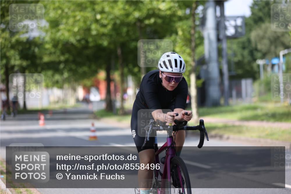 10.08.2025 - GEWOBA Citytriathlon Bremen Yannick Fuchs http://msf.ph/oto/8558496 10.08.2025 12:32:41 Radfahren 566, 641, 643, 840, 852, 959, 1017 meine-sportfotos.de