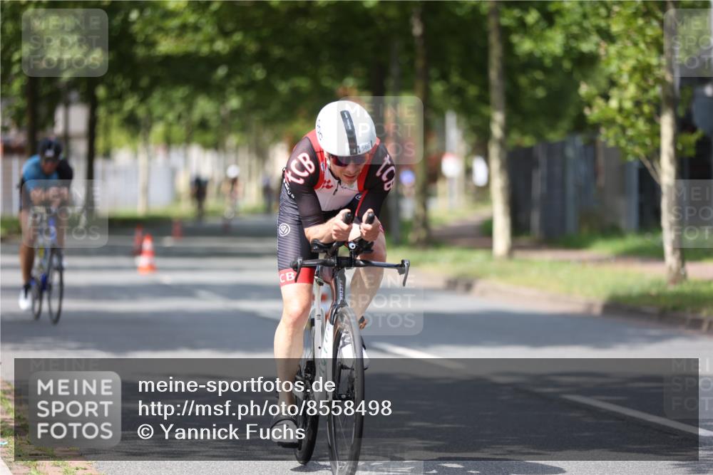 10.08.2025 - GEWOBA Citytriathlon Bremen Yannick Fuchs http://msf.ph/oto/8558498 10.08.2025 12:32:45 Radfahren 566, 604, 643, 681, 715, 852, 959, 1016, 1017 meine-sportfotos.de