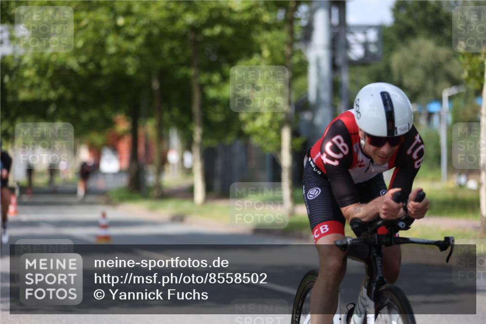 10.08.2025 - GEWOBA Citytriathlon Bremen Yannick Fuchs http://msf.ph/oto/8558502 10.08.2025 12:32:45 Radfahren 566, 604, 643, 681, 715, 852, 959, 1016, 1017 meine-sportfotos.de