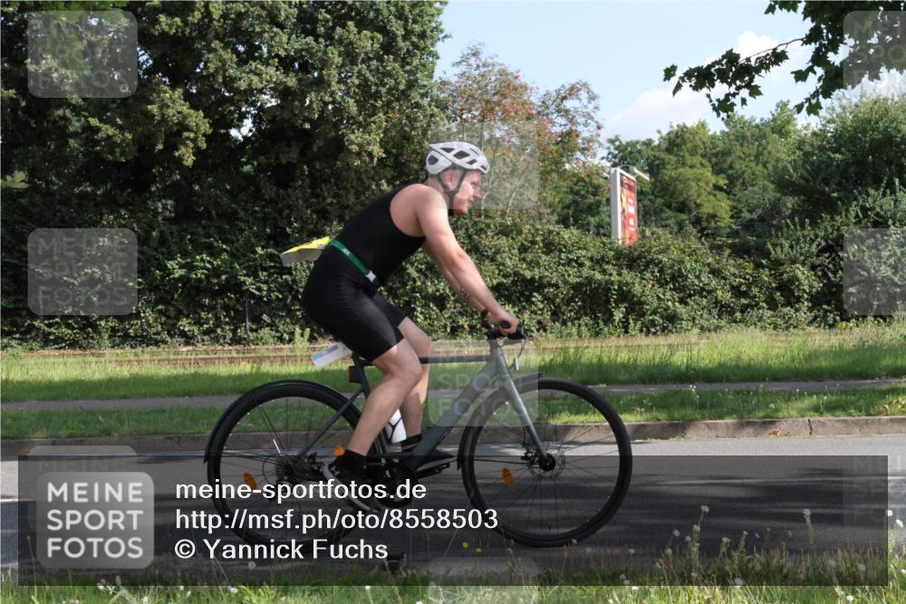 10.08.2025 - GEWOBA Citytriathlon Bremen Yannick Fuchs http://msf.ph/oto/8558503 10.08.2025 10:32:00 Radfahren 205, 370, 405, 407 meine-sportfotos.de