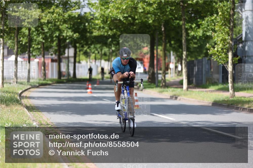 10.08.2025 - GEWOBA Citytriathlon Bremen Yannick Fuchs http://msf.ph/oto/8558504 10.08.2025 12:32:46 Radfahren 566, 604, 643, 681, 715, 852, 959, 1010, 1016, 1017 meine-sportfotos.de