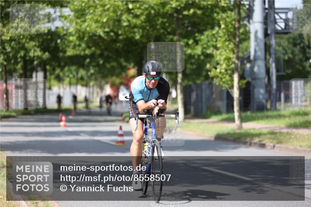 10.08.2025 - GEWOBA Citytriathlon Bremen Yannick Fuchs http://msf.ph/oto/8558507 10.08.2025 12:32:46 Radfahren 566, 604, 643, 681, 715, 852, 959, 1010, 1016, 1017 meine-sportfotos.de