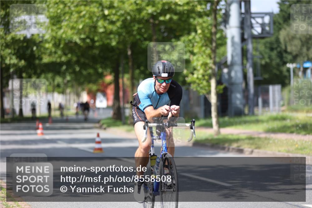 10.08.2025 - GEWOBA Citytriathlon Bremen Yannick Fuchs http://msf.ph/oto/8558508 10.08.2025 12:32:46 Radfahren 566, 604, 643, 681, 715, 852, 959, 1010, 1016, 1017 meine-sportfotos.de