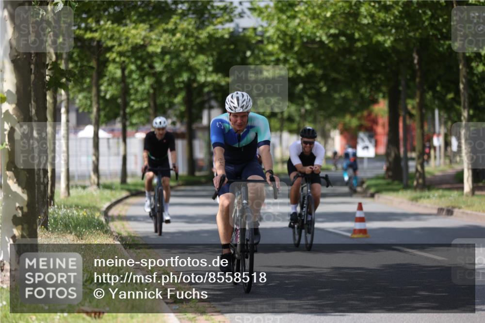 10.08.2025 - GEWOBA Citytriathlon Bremen Yannick Fuchs http://msf.ph/oto/8558518 10.08.2025 12:32:54 Radfahren 566, 604, 626, 664, 681, 715, 852, 1010, 1016 meine-sportfotos.de