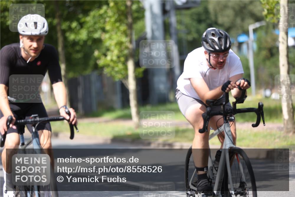 10.08.2025 - GEWOBA Citytriathlon Bremen Yannick Fuchs http://msf.ph/oto/8558526 10.08.2025 12:32:56 Radfahren 566, 604, 626, 664, 681, 715, 824, 852, 1010, 1016 meine-sportfotos.de