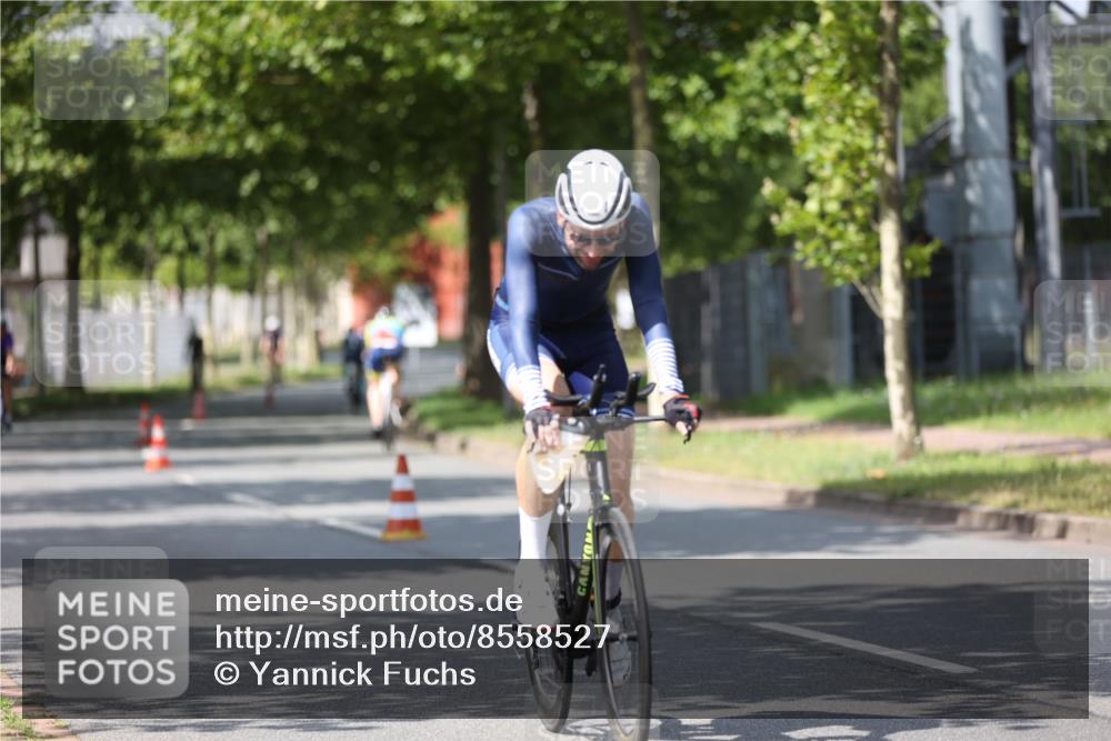 10.08.2025 - GEWOBA Citytriathlon Bremen Yannick Fuchs http://msf.ph/oto/8558527 10.08.2025 12:32:57 Radfahren 566, 604, 626, 664, 681, 715, 824, 852, 1010, 1016 meine-sportfotos.de