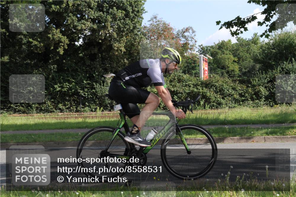 10.08.2025 - GEWOBA Citytriathlon Bremen Yannick Fuchs http://msf.ph/oto/8558531 10.08.2025 10:32:18 Radfahren 205, 354, 408, 432, 508 meine-sportfotos.de