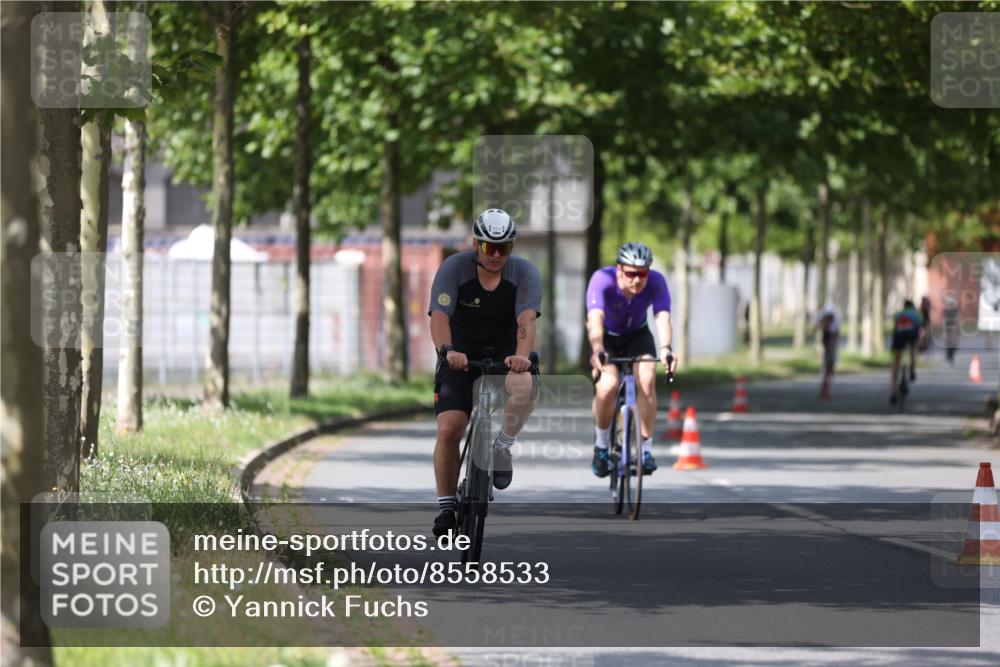 10.08.2025 - GEWOBA Citytriathlon Bremen Yannick Fuchs http://msf.ph/oto/8558533 10.08.2025 12:33:00 Radfahren 554, 566, 604, 626, 664, 681, 715, 824, 852, 1010, 1016 meine-sportfotos.de