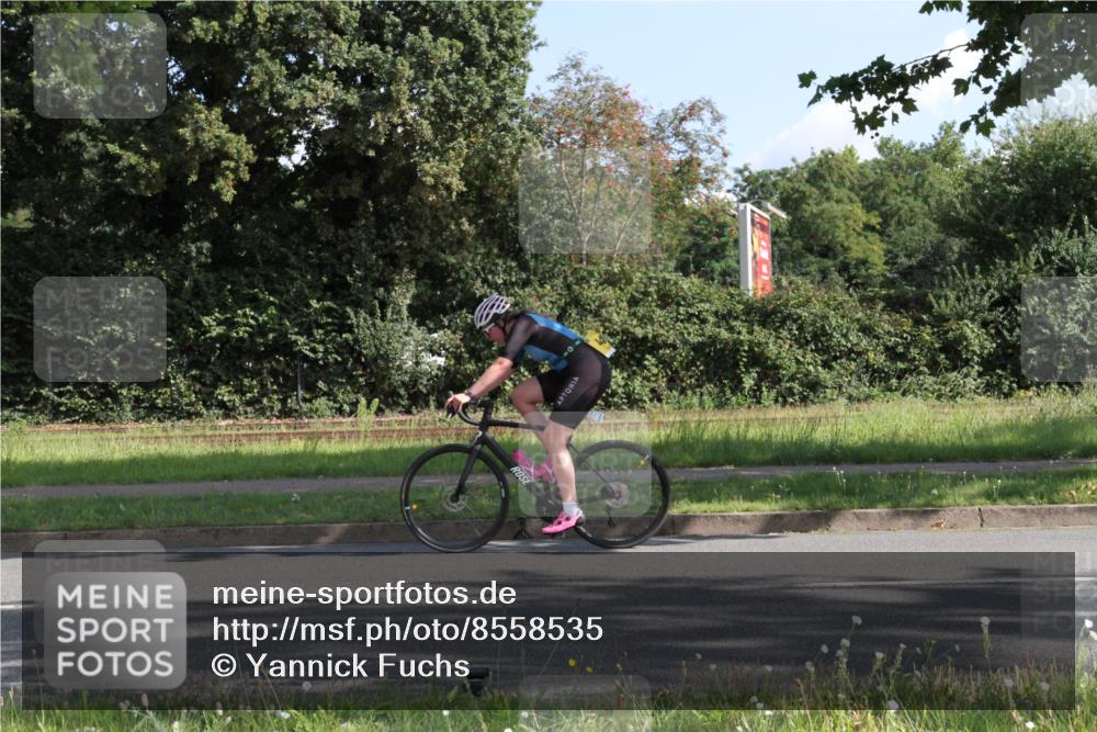 10.08.2025 - GEWOBA Citytriathlon Bremen Yannick Fuchs http://msf.ph/oto/8558535 10.08.2025 10:32:20 Radfahren 205, 354, 408, 426, 432, 473, 508 meine-sportfotos.de