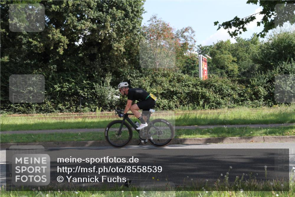 10.08.2025 - GEWOBA Citytriathlon Bremen Yannick Fuchs http://msf.ph/oto/8558539 10.08.2025 10:32:22 Radfahren 205, 354, 408, 426, 432, 473, 508 meine-sportfotos.de