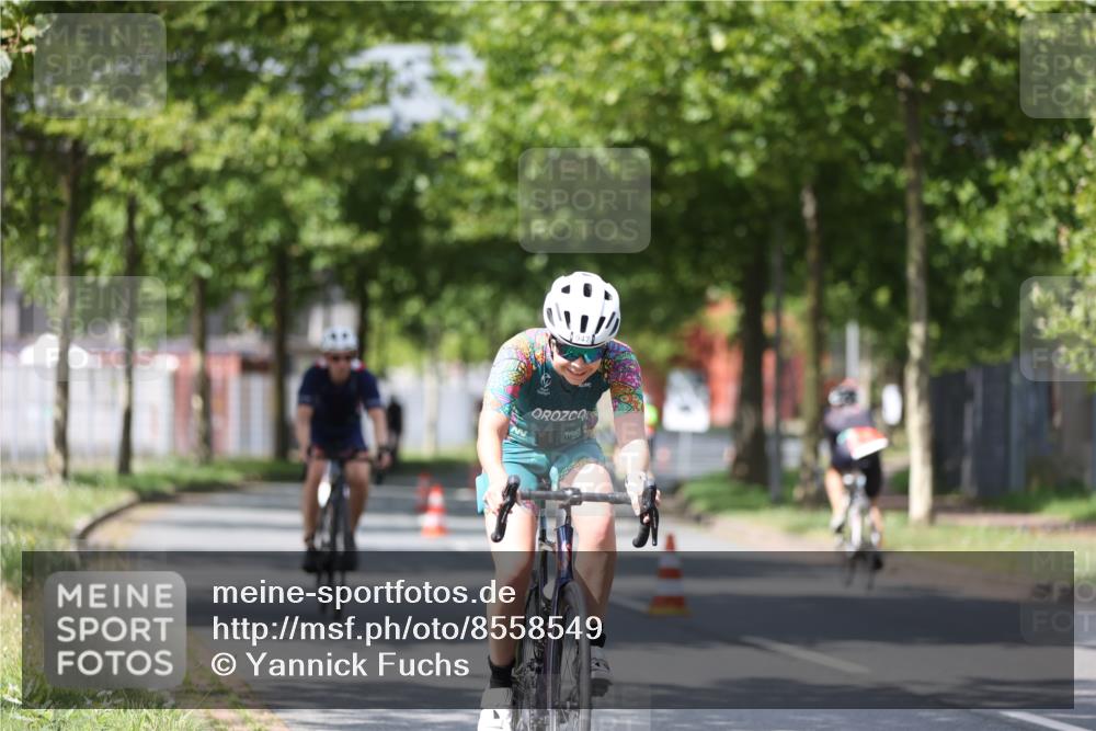 10.08.2025 - GEWOBA Citytriathlon Bremen Yannick Fuchs http://msf.ph/oto/8558549 10.08.2025 12:33:06 Radfahren 554, 604, 626, 664, 681, 708, 715, 738, 824, 836, 859, 1010, 1016 meine-sportfotos.de