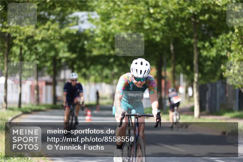10.08.2025 - GEWOBA Citytriathlon Bremen Yannick Fuchs http://msf.ph/oto/8558550 10.08.2025 12:33:06 Radfahren 554, 604, 626, 664, 681, 708, 715, 738, 824, 836, 859, 1010, 1016 meine-sportfotos.de