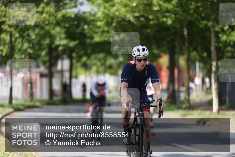 10.08.2025 - GEWOBA Citytriathlon Bremen Yannick Fuchs http://msf.ph/oto/8558554 10.08.2025 12:33:07 Radfahren 554, 604, 626, 664, 681, 708, 715, 738, 824, 836, 859, 1010, 1016 meine-sportfotos.de