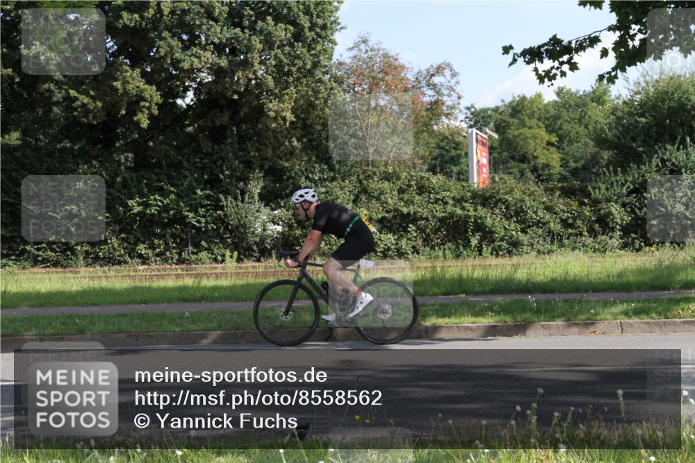 10.08.2025 - GEWOBA Citytriathlon Bremen Yannick Fuchs http://msf.ph/oto/8558562 10.08.2025 10:32:30 Radfahren 349, 354, 406, 408, 426, 432, 473, 483, 502 meine-sportfotos.de