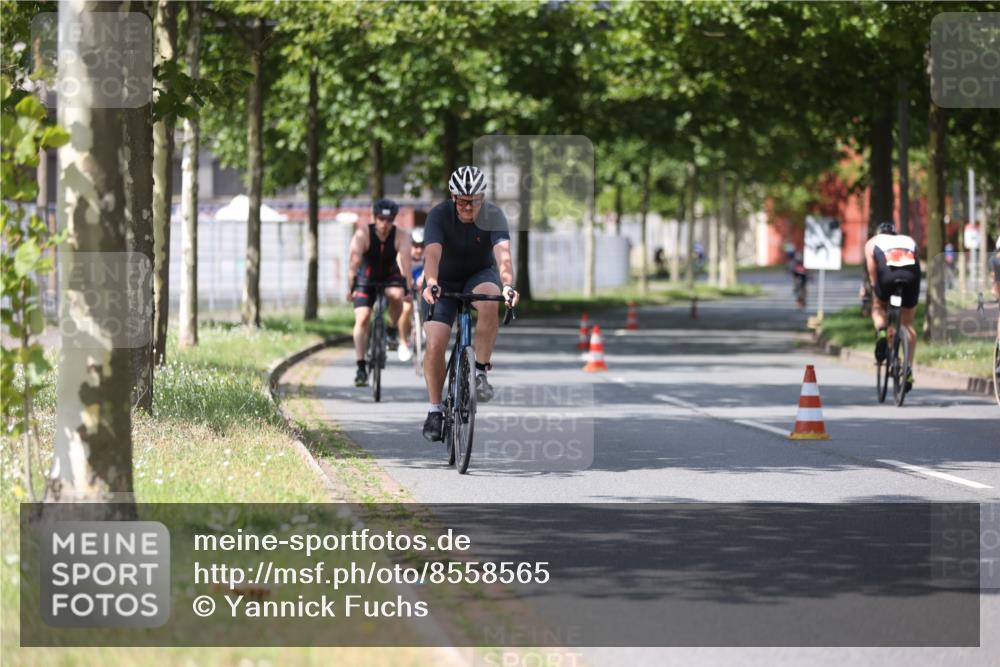 10.08.2025 - GEWOBA Citytriathlon Bremen Yannick Fuchs http://msf.ph/oto/8558565 10.08.2025 12:33:13 Radfahren 554, 626, 664, 708, 738, 824, 836, 859 meine-sportfotos.de